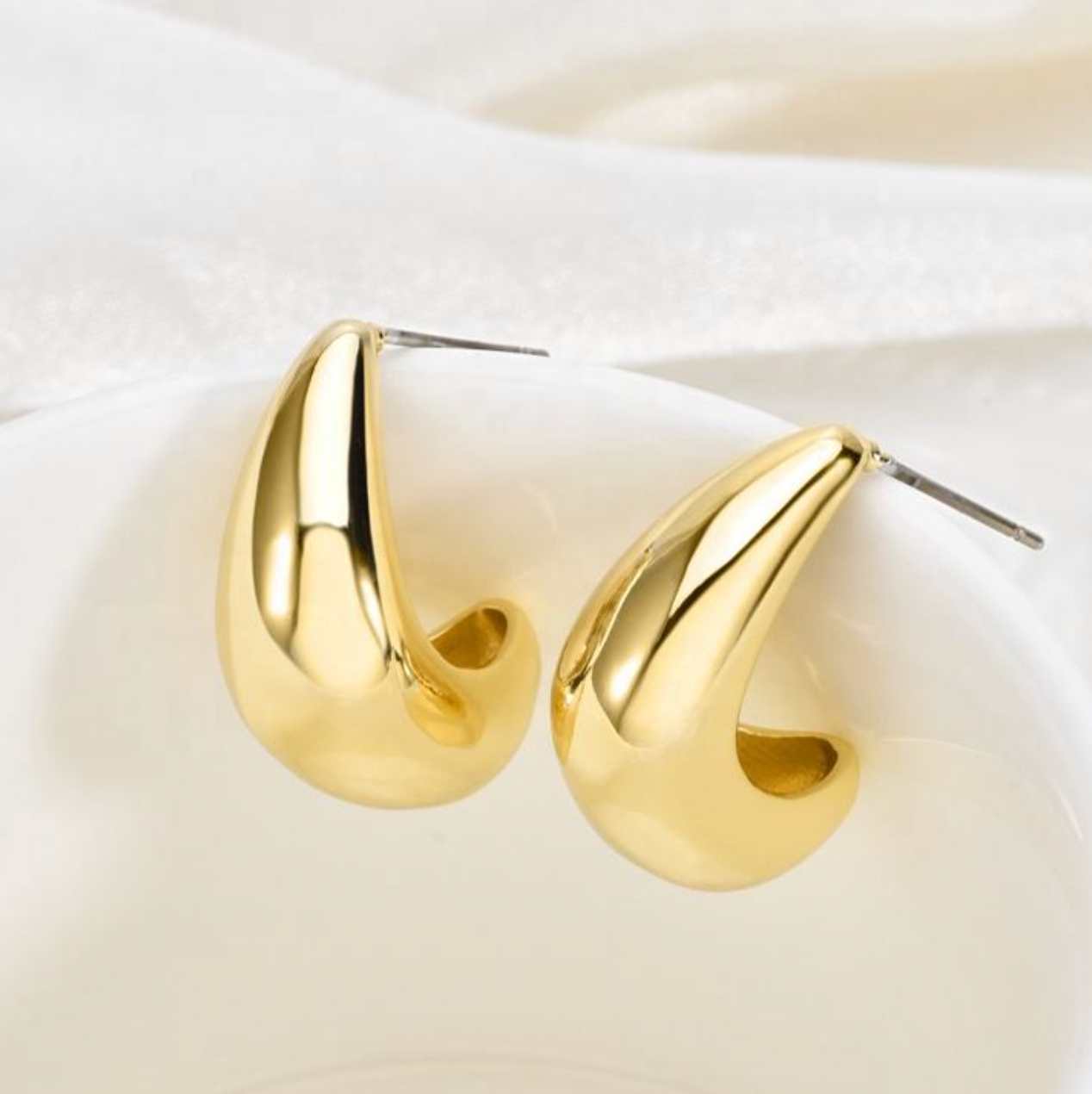 Aurelia Chunky Teardrop Hoops